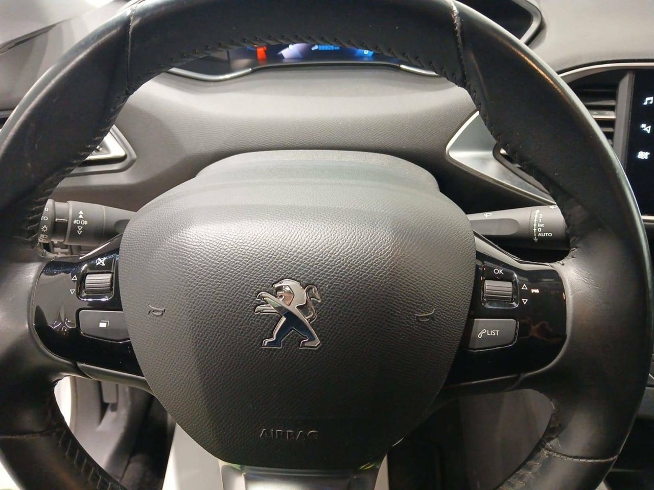 Peugeot 308  5p  BlueHDi 130 S&S Active