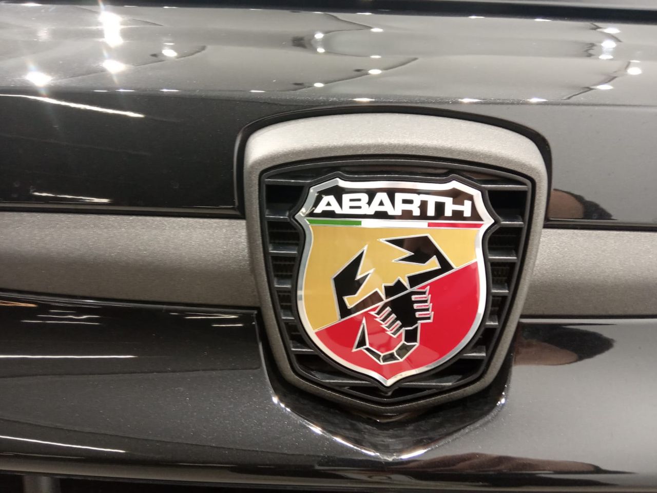 Abarth 500 695 1.4 16v T-Jet 132kW (180 CV)