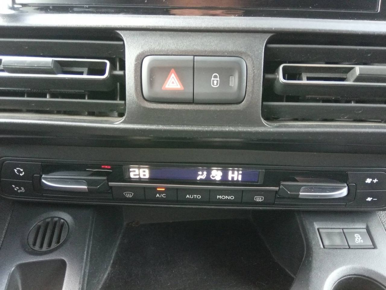 Peugeot Rifter   Standard BlueHDi 73kW Allure