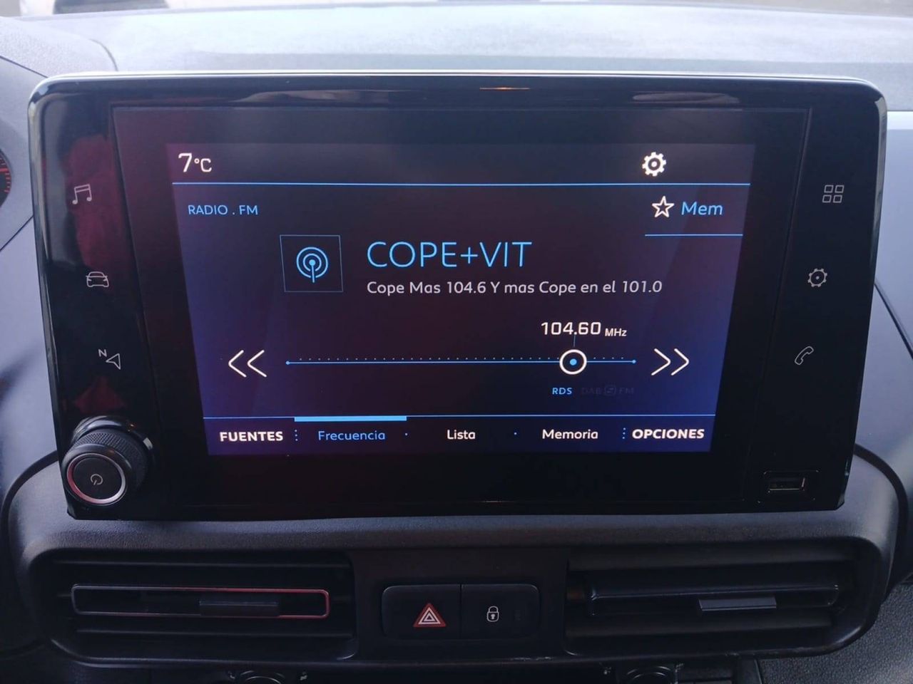 Peugeot Rifter   Standard BlueHDi 73kW Allure Business