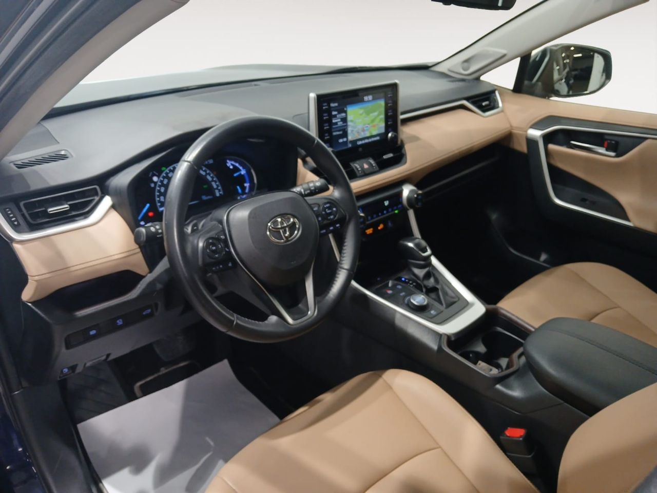 Toyota Rav4 2.5l 220H Luxury 4WD CUERO + TECHO