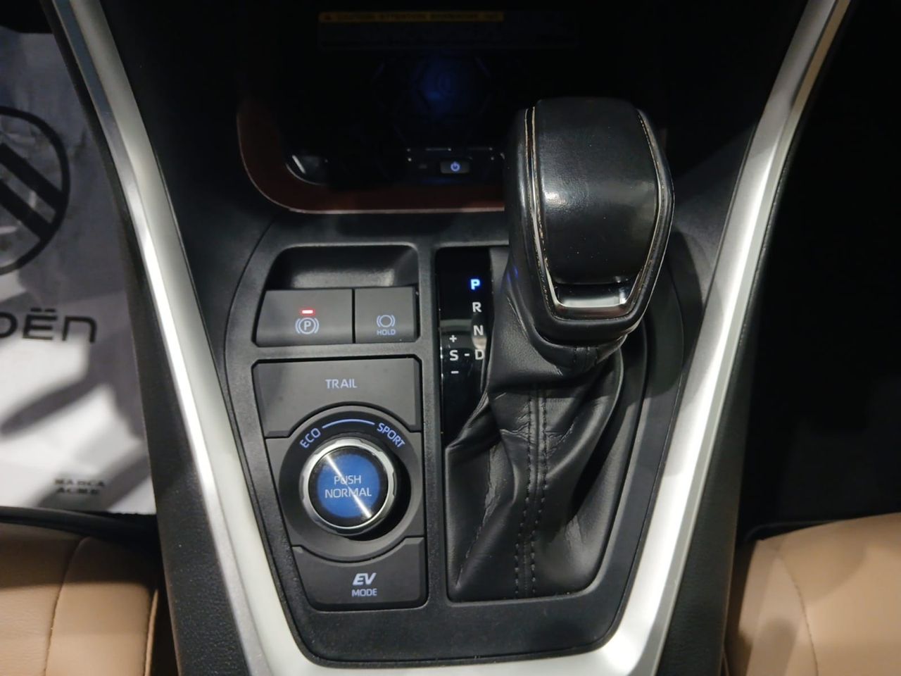 Toyota Rav4 2.5l 220H Luxury 4WD CUERO + TECHO
