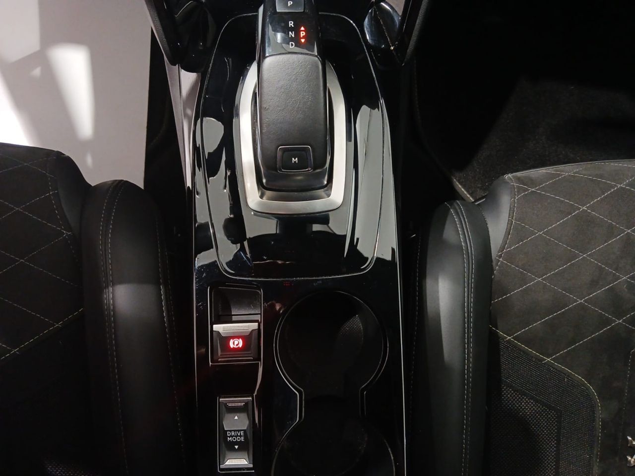 Peugeot 2008 GT Puretech 155 S&S EAT8