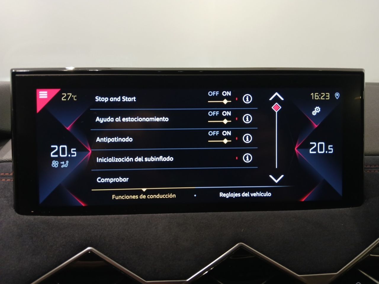 DS DS 3 Crossback BlueHDi 96 kW Auto Ines de la Fressange