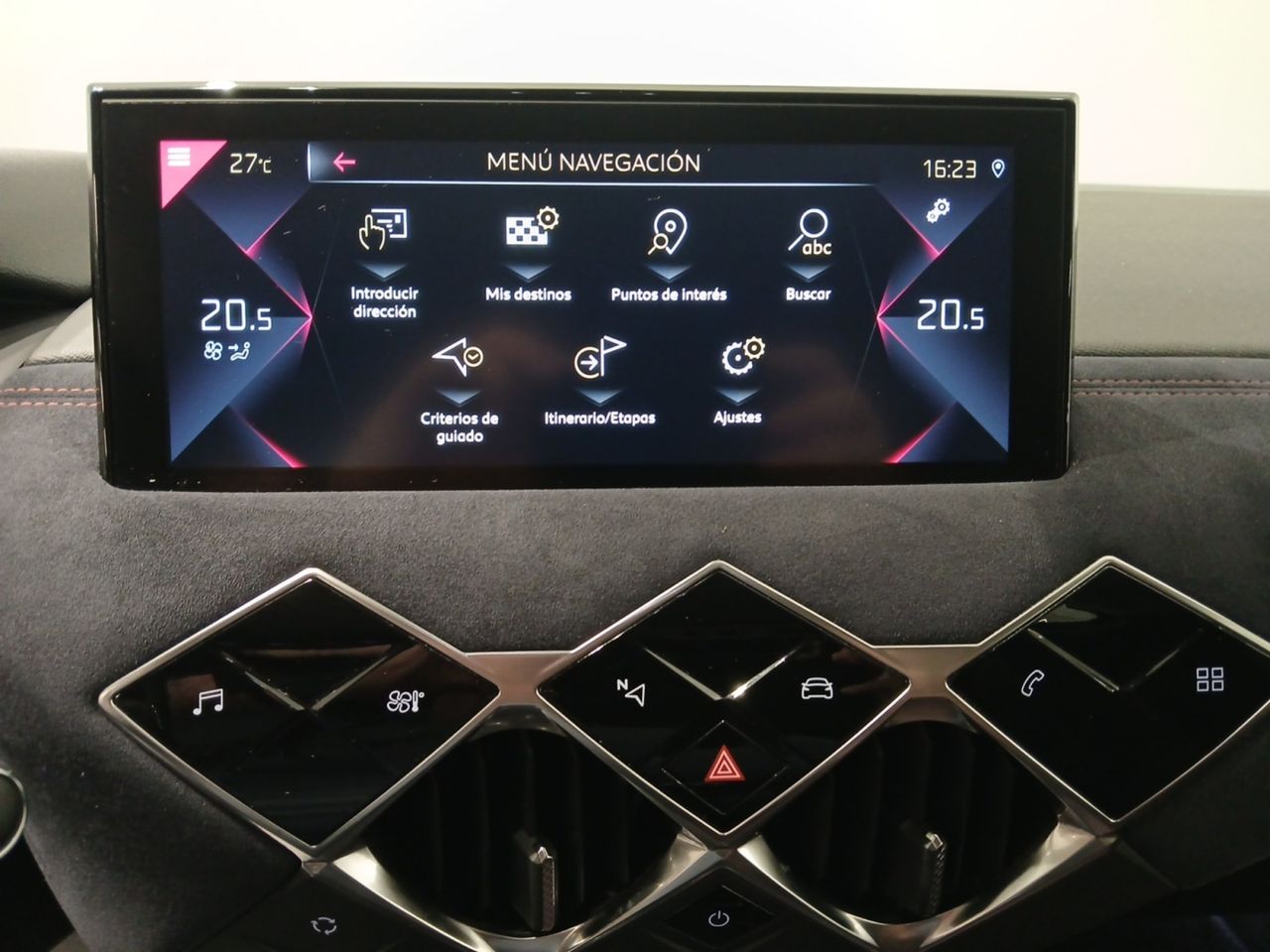 DS DS 3 Crossback BlueHDi 96 kW Auto Ines de la Fressange