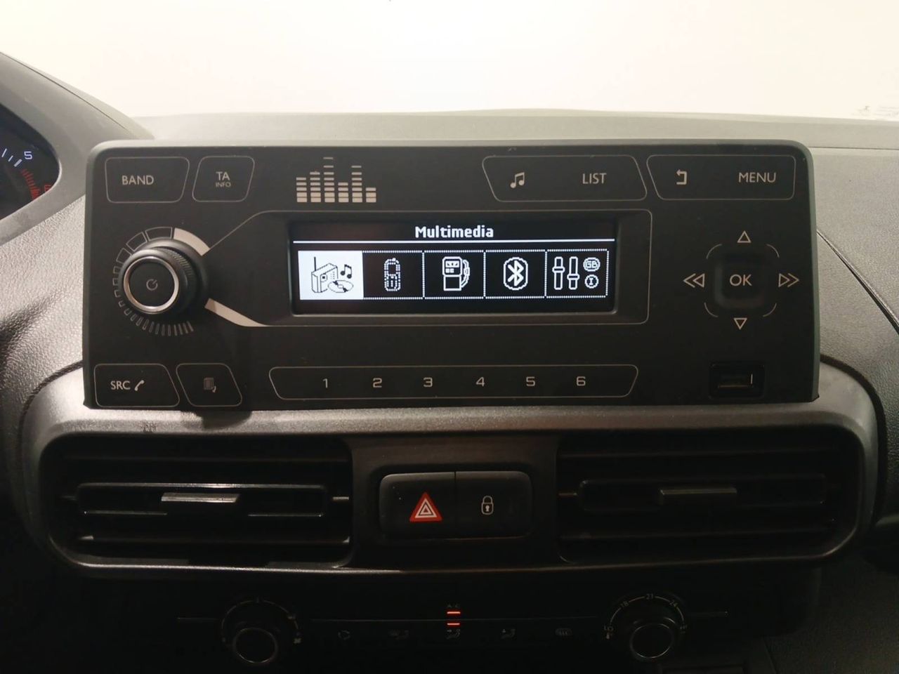 Peugeot Partner   Standard 600kg BlueHDi 73kW Pro