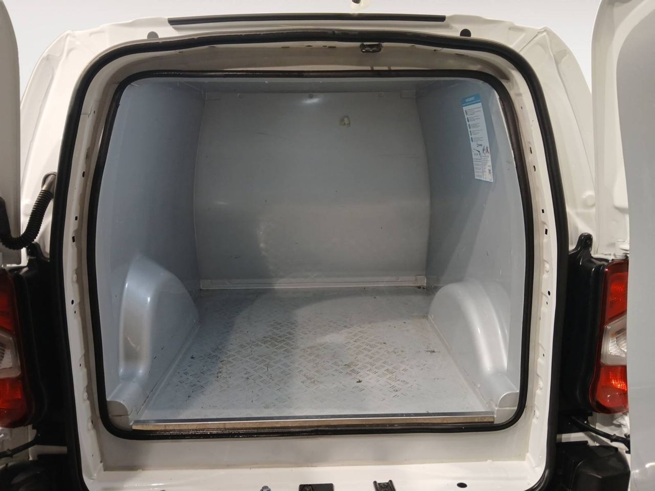 Peugeot Partner   Standard 600kg BlueHDi 73kW Pro
