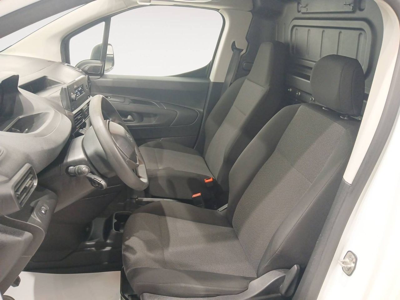 Peugeot Partner   Standard 600kg BlueHDi 73kW Pro