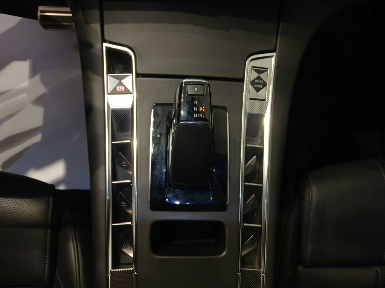 DS DS 7  E-TENSE 4x4 360 LA PREMIERE