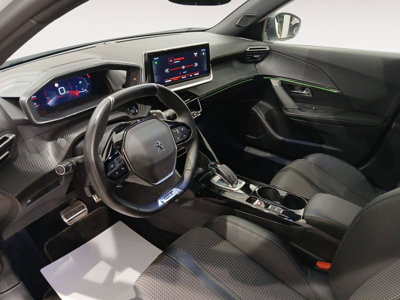 Peugeot 2008   BlueHDI 130 S&S EAT8 GT