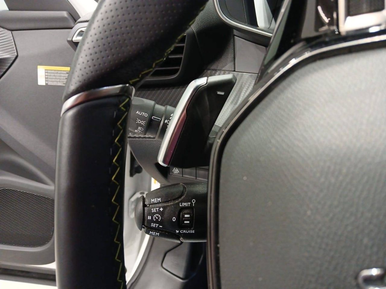 Peugeot 2008   BlueHDI 130 S&S EAT8 GT