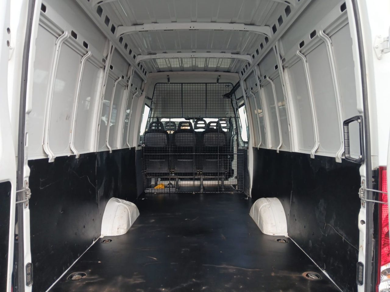 Iveco Daily 35S 14H V 4100/H2 16H M3 6 PLZ