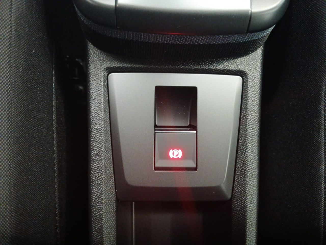 Opel Frontera 1.2T XHT Hybrid eDCT6 107kW Edition