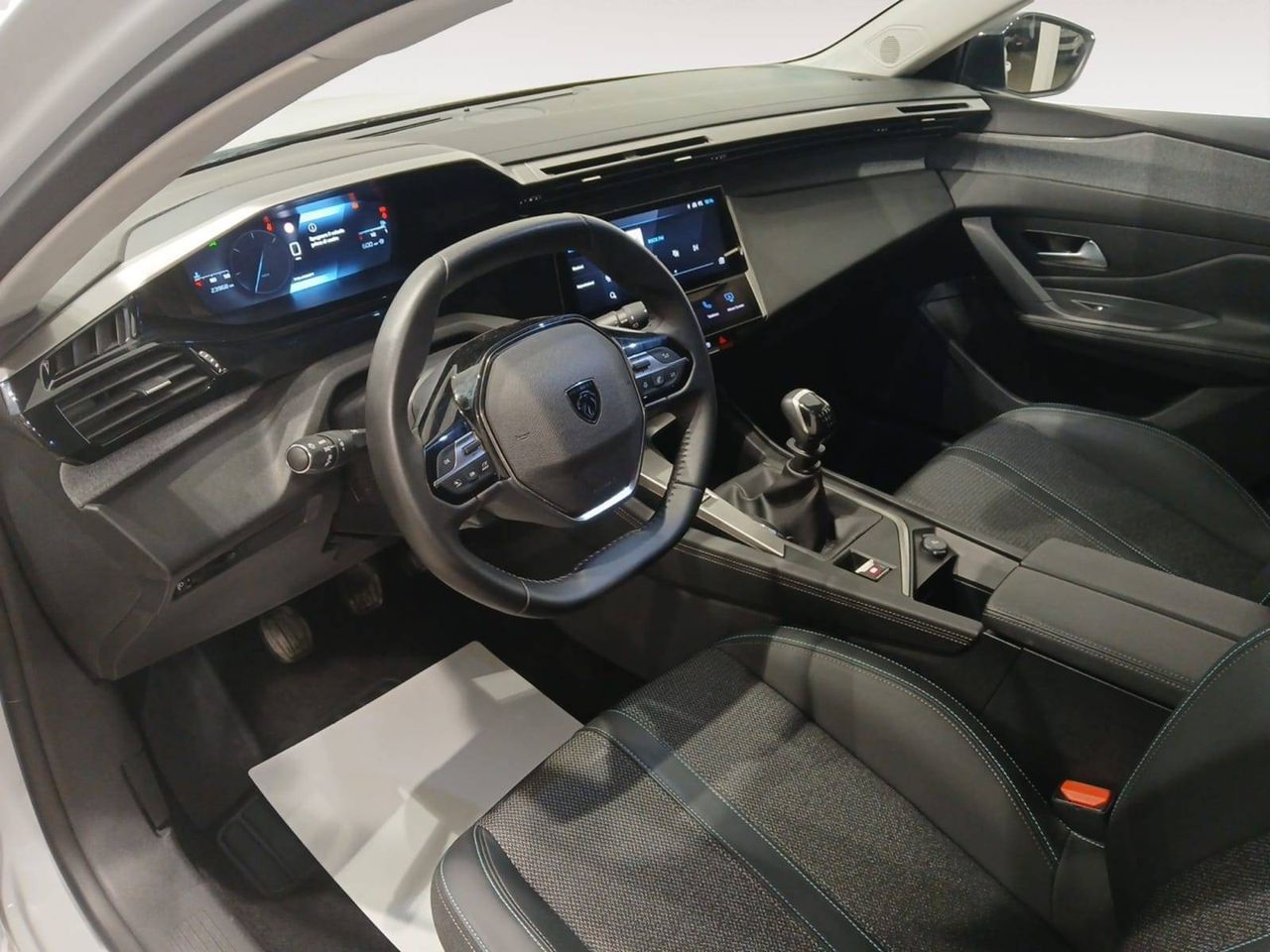 Peugeot 308  5P  PureTech 130 S&S MAN Allure