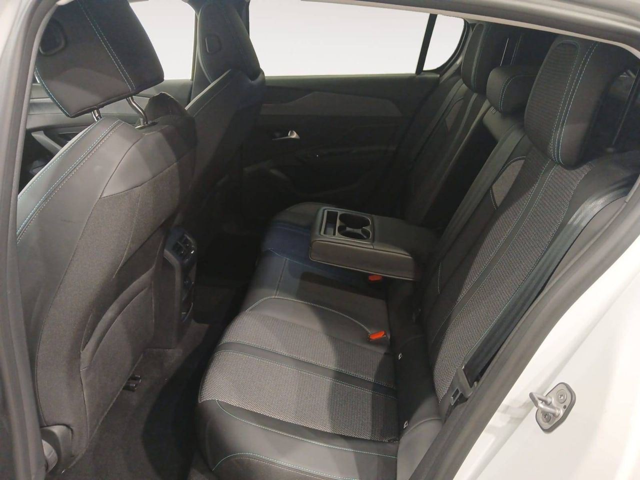 Peugeot 308  5P  PureTech 130 S&S MAN Allure