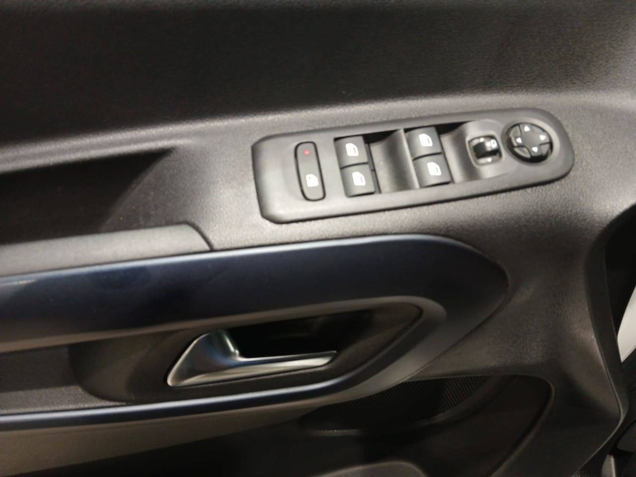 Peugeot Rifter   Standard BlueHDi 73kW Allure Pack
