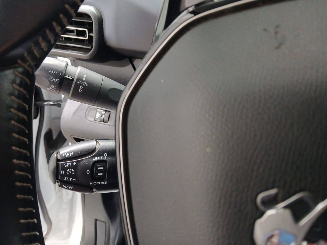 Peugeot Rifter   Standard BlueHDi 73kW Allure Pack