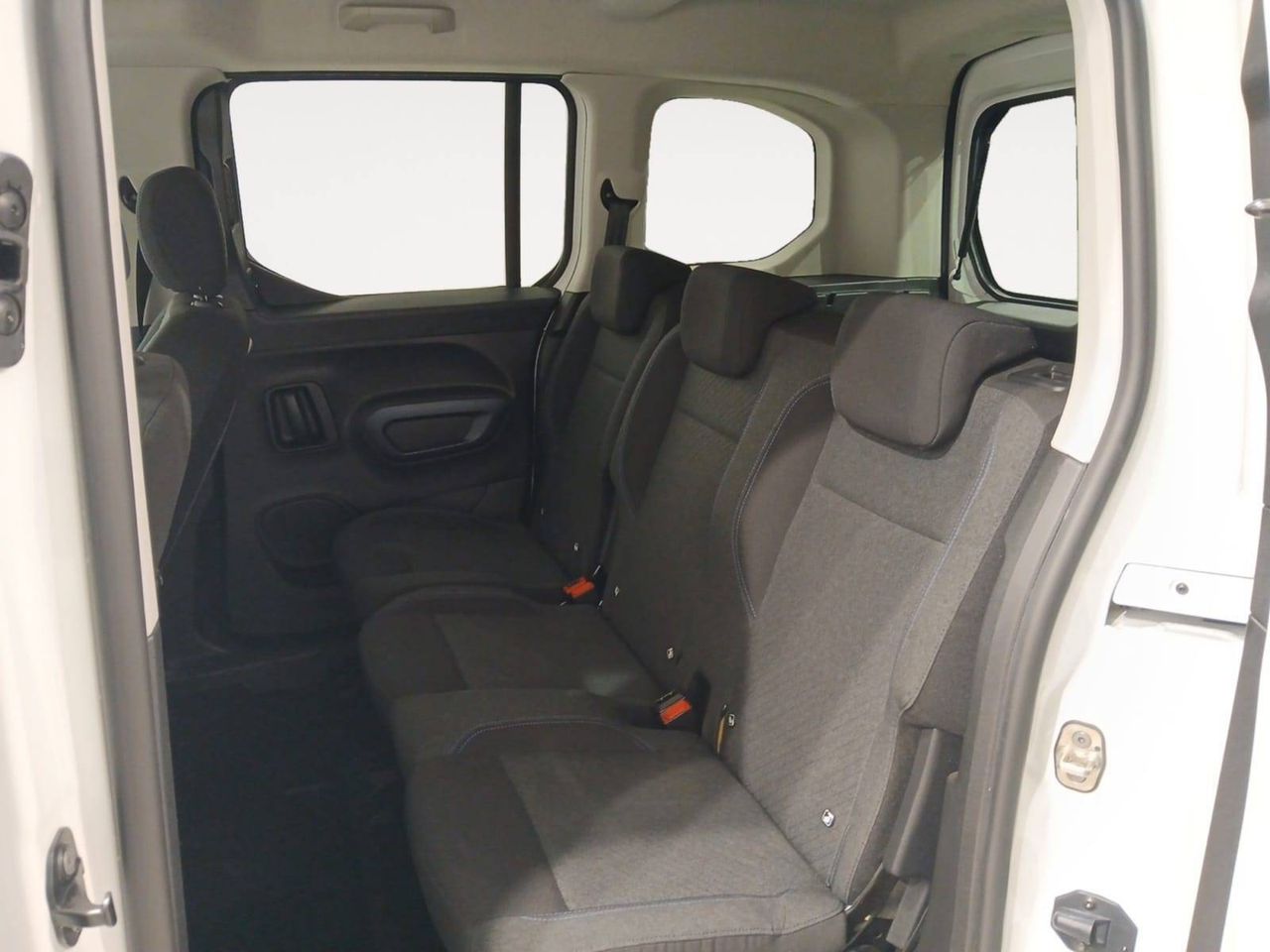 Peugeot Rifter   Standard BlueHDi 73kW Allure Pack