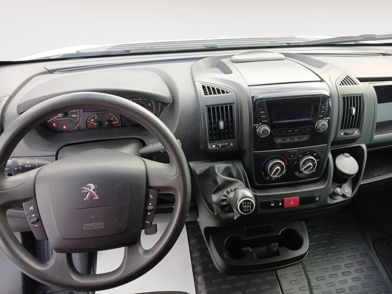 Peugeot Boxer FURGON 330 L1H1 BHDI 120CV 6VEL.