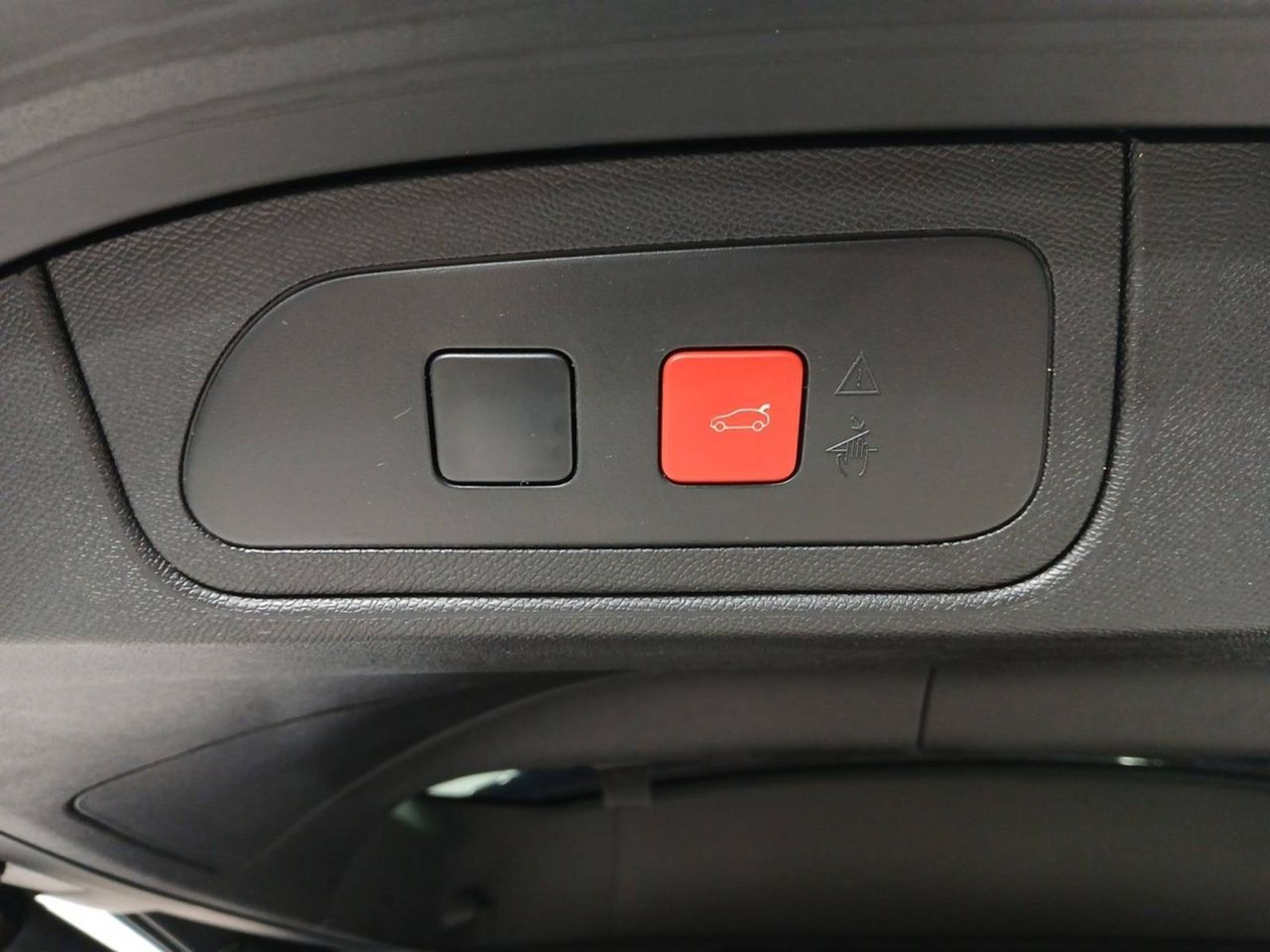 DS DS 7  1.6 E-Tense 300  Auto 4WD Rivoli