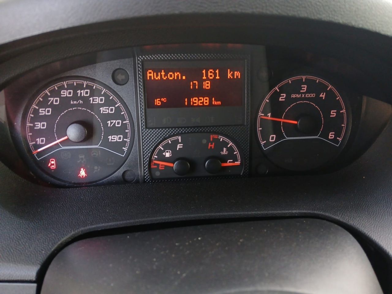 Peugeot Boxer FURGON 333 L2H1 BHDI 140