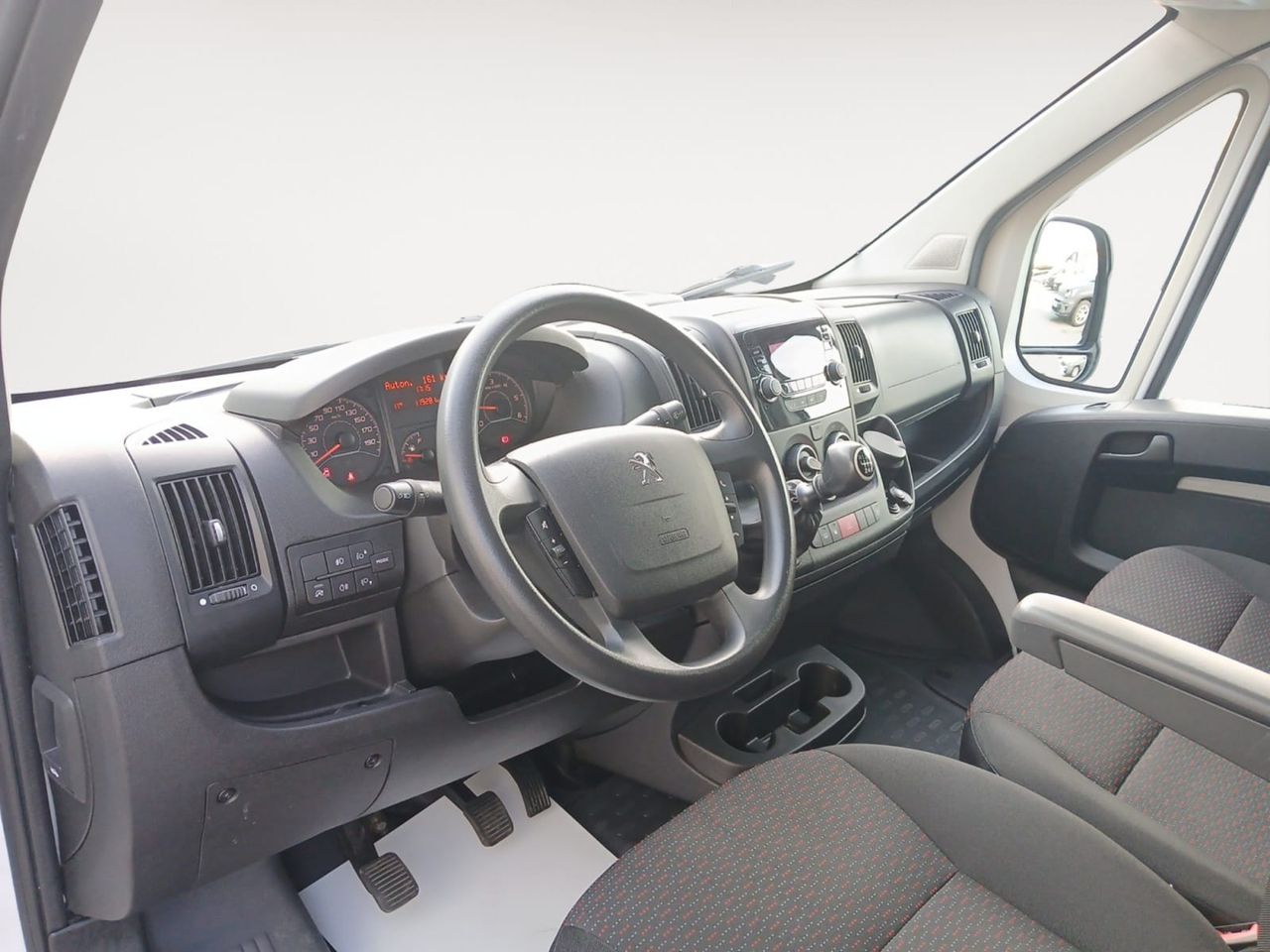 Peugeot Boxer FURGON 333 L2H1 BHDI 140