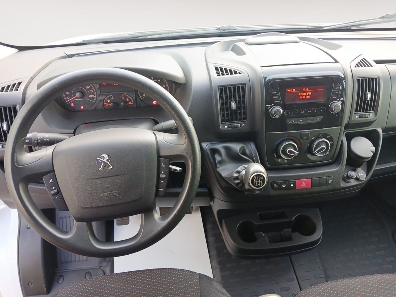 Peugeot Boxer FURGON 333 L2H1 BHDI 140