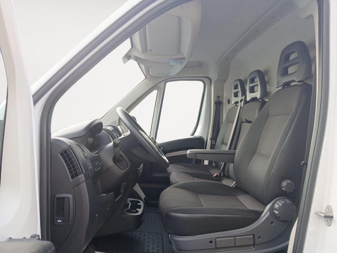 Peugeot Boxer FURGON 333 L2H1 BHDI 140
