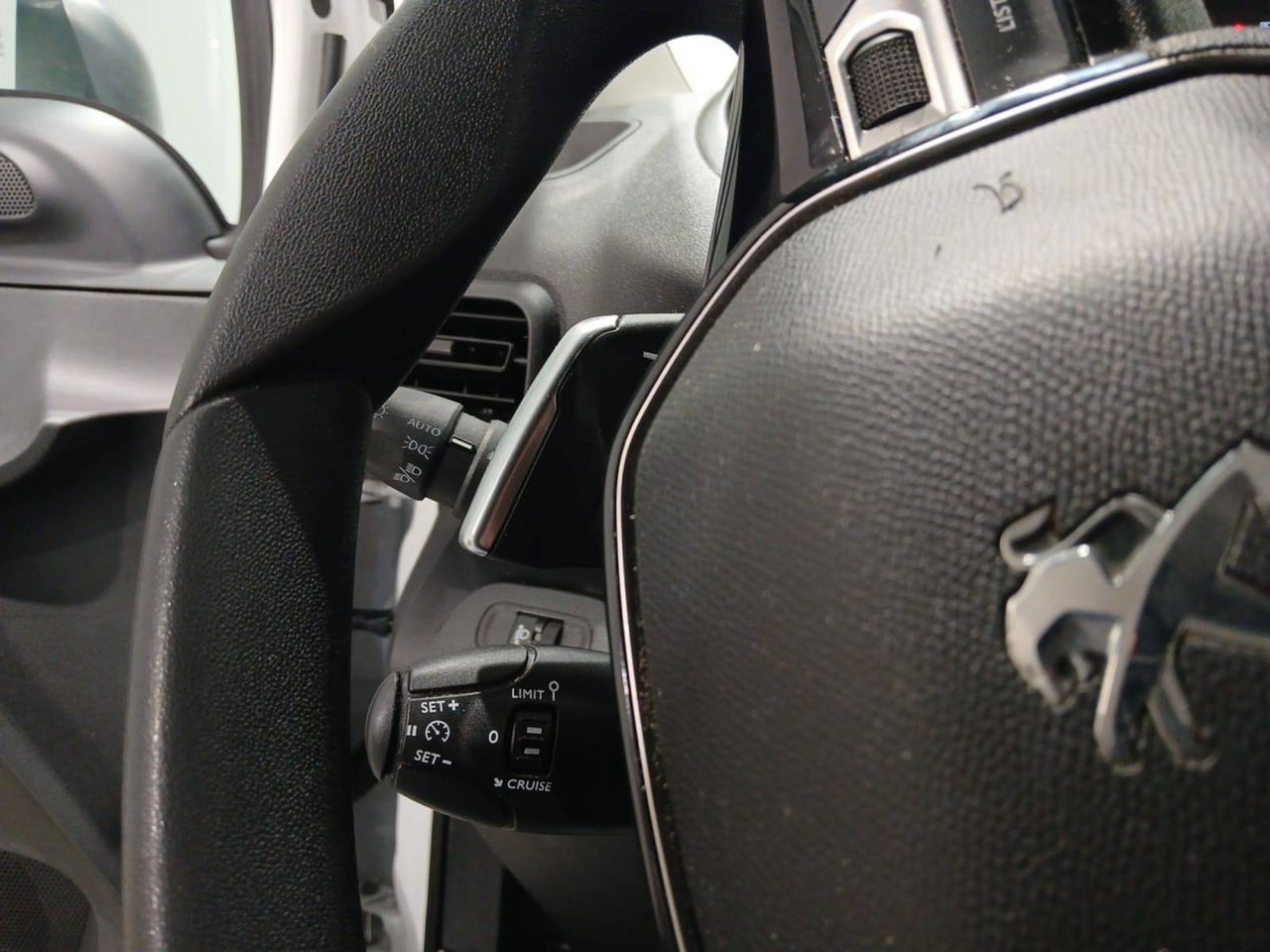 Peugeot Partner   STD. 1000kg BlueHDi 96kW EAT8 Premium