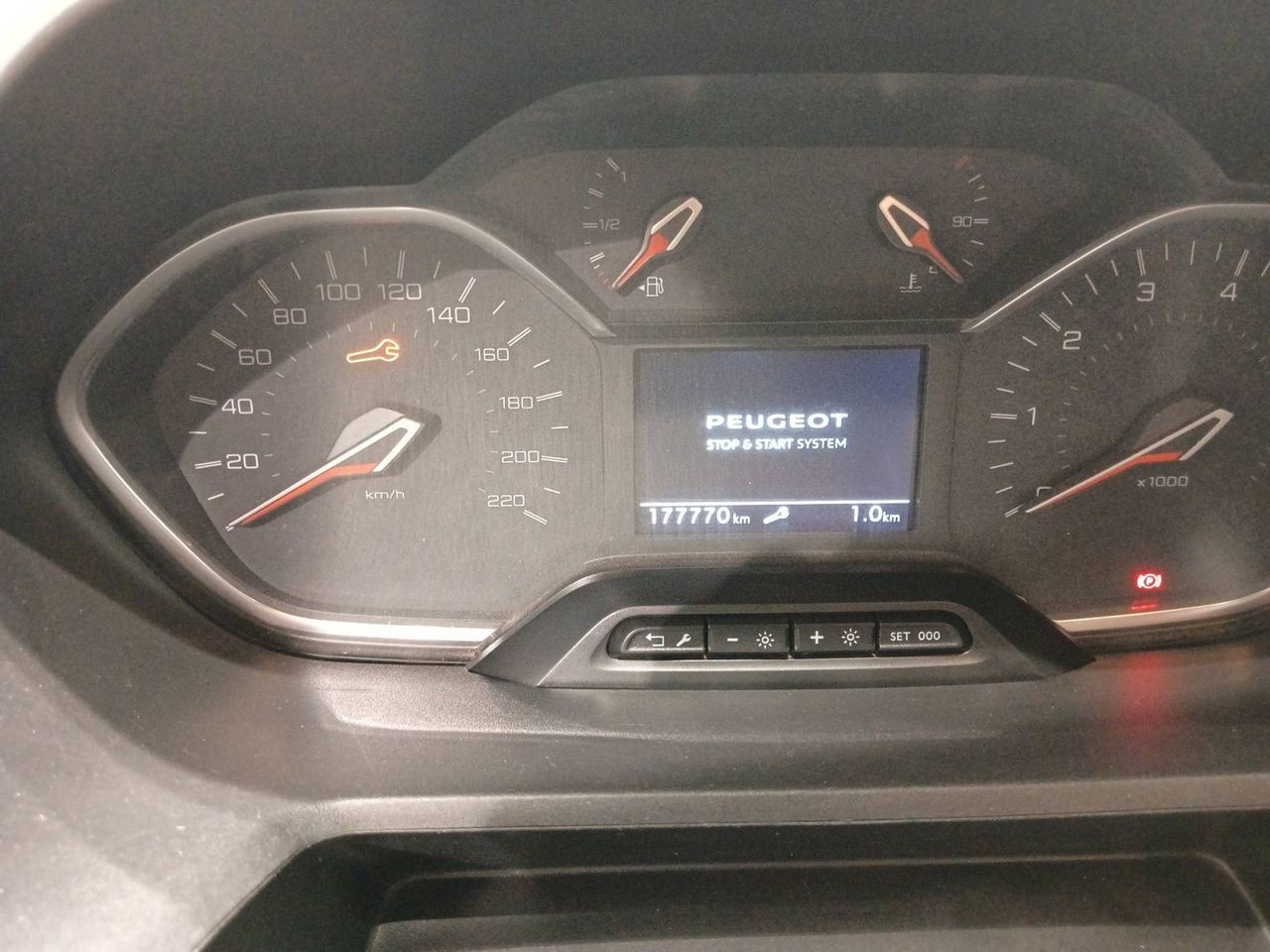 Peugeot Rifter   Standard BlueHDi 96kW EAT8 Allure