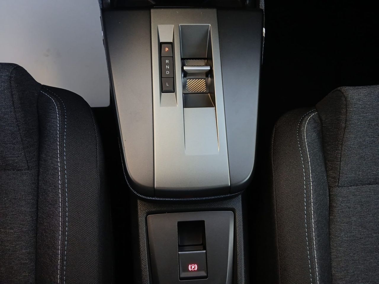 Opel Frontera 1.2T XHT Hybrid eDCT6 81kW Basic Edition