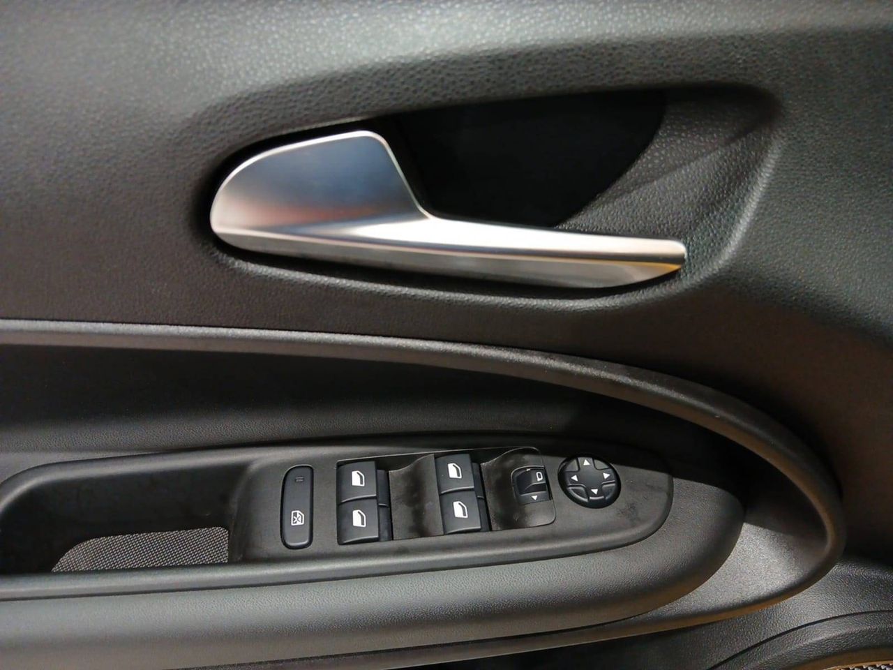 Jeep Avenger  1.2 eHybrid 74kW (100CV) Altitude