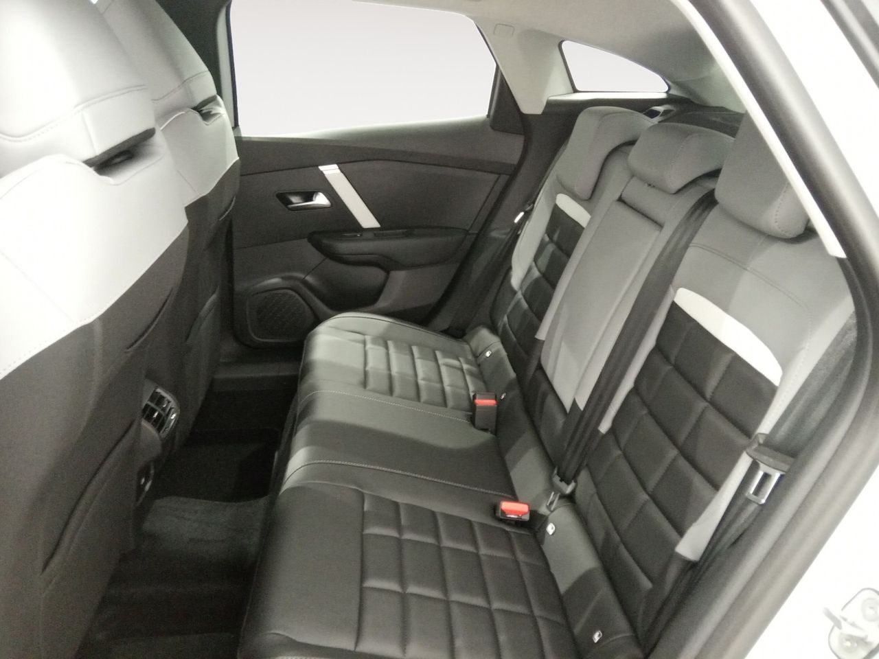 Citroën C4 Hybrid 145 ë-DCS6 Max