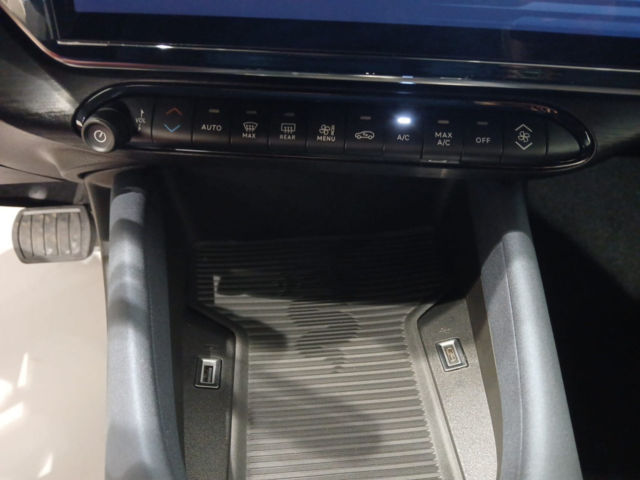 Alfa Romeo Junior Ibrida 100kW (136CV)