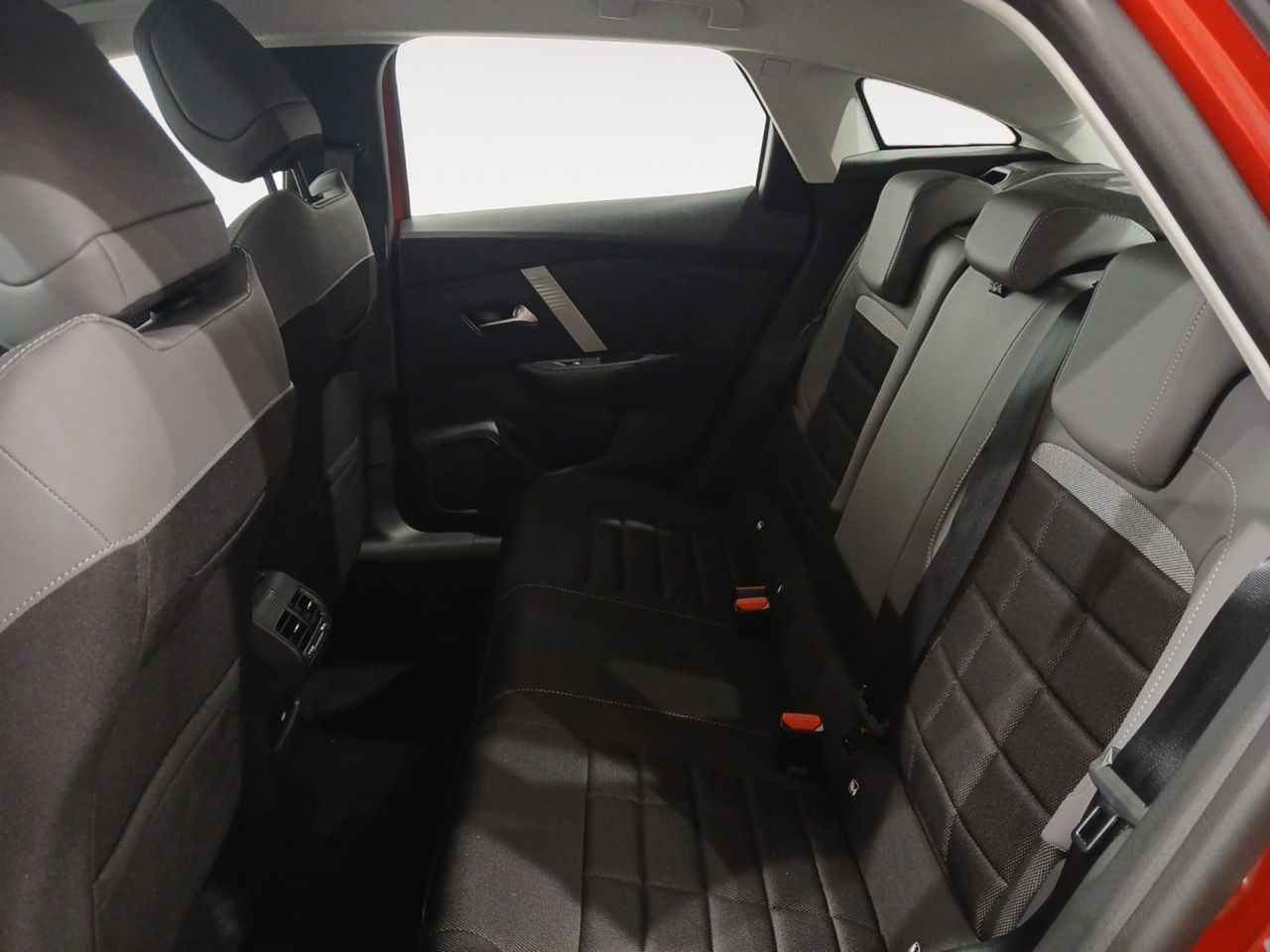 Citroën C4 Hybrid 145 ë-DCS6 Plus