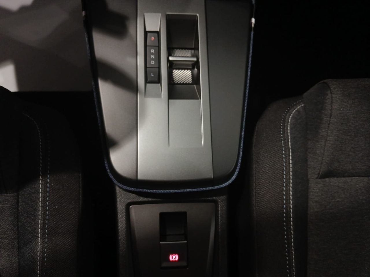 Opel Frontera 1.2T XHT Hybrid eDCT6 81kW Edition