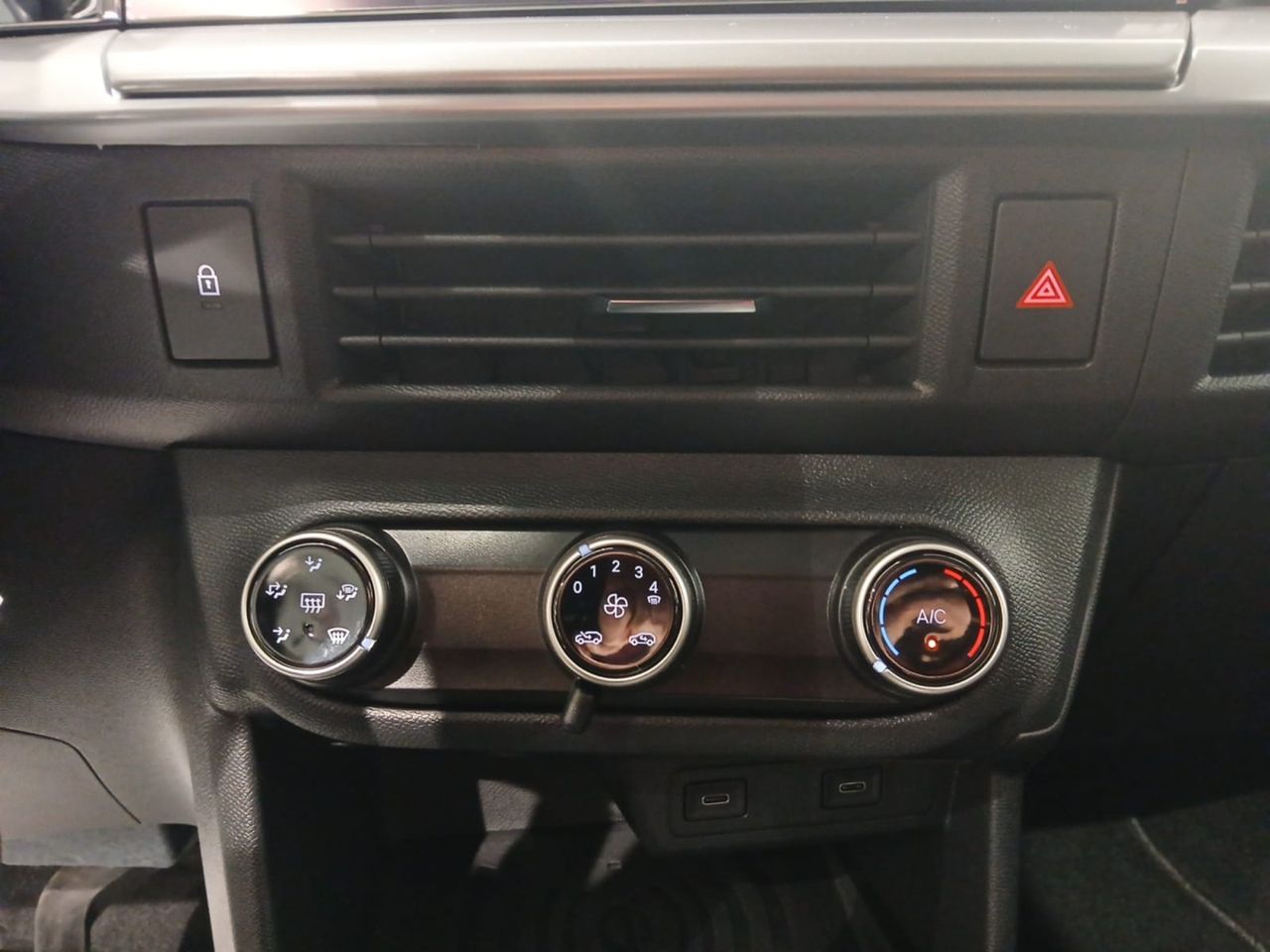 Opel Frontera 1.2T XHT Hybrid eDCT6 81kW Edition
