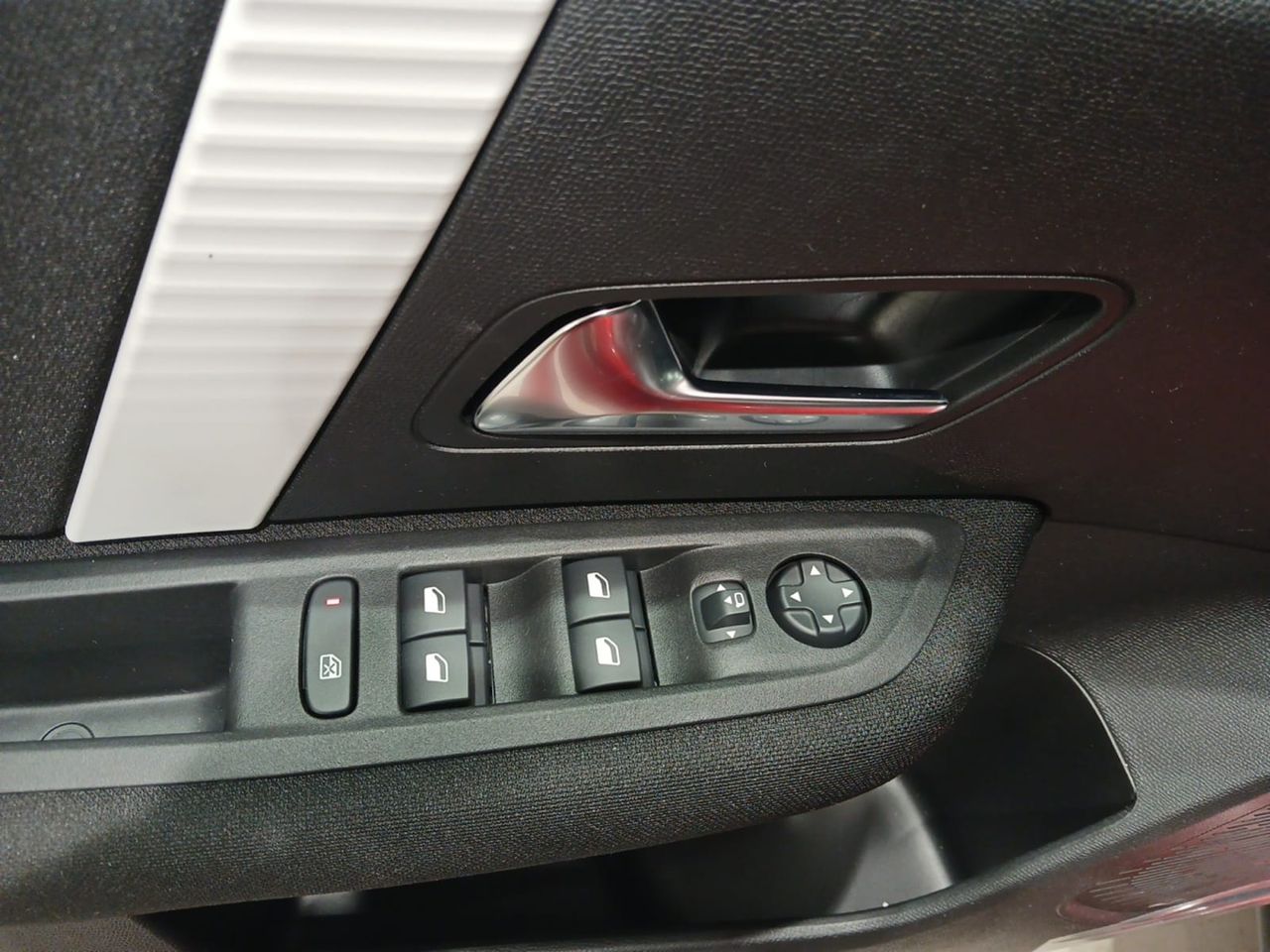 Citroën C4 Hybrid 145 ë-DCS6 Plus