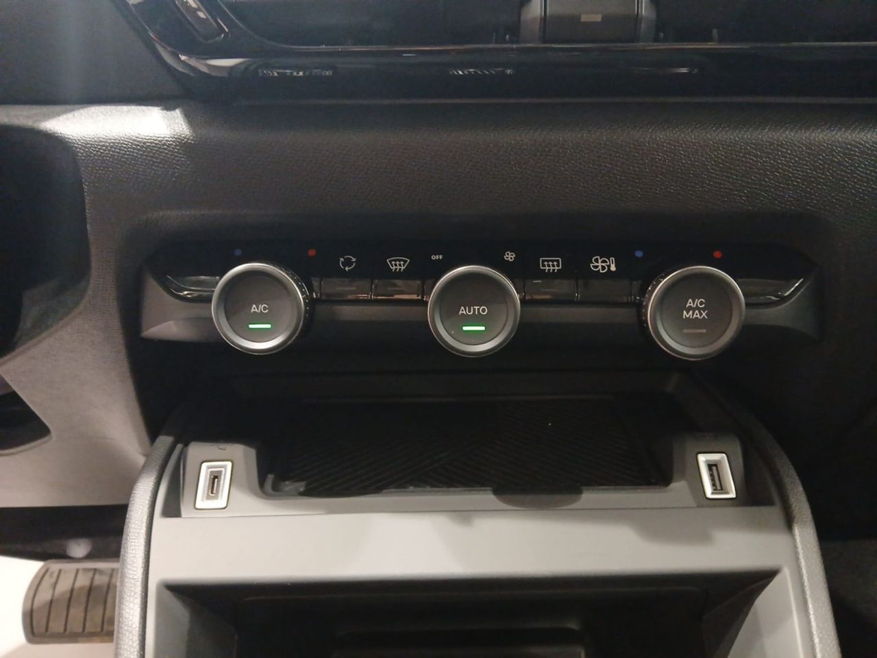Citroën C4 Hybrid 145 ë-DCS6 Plus