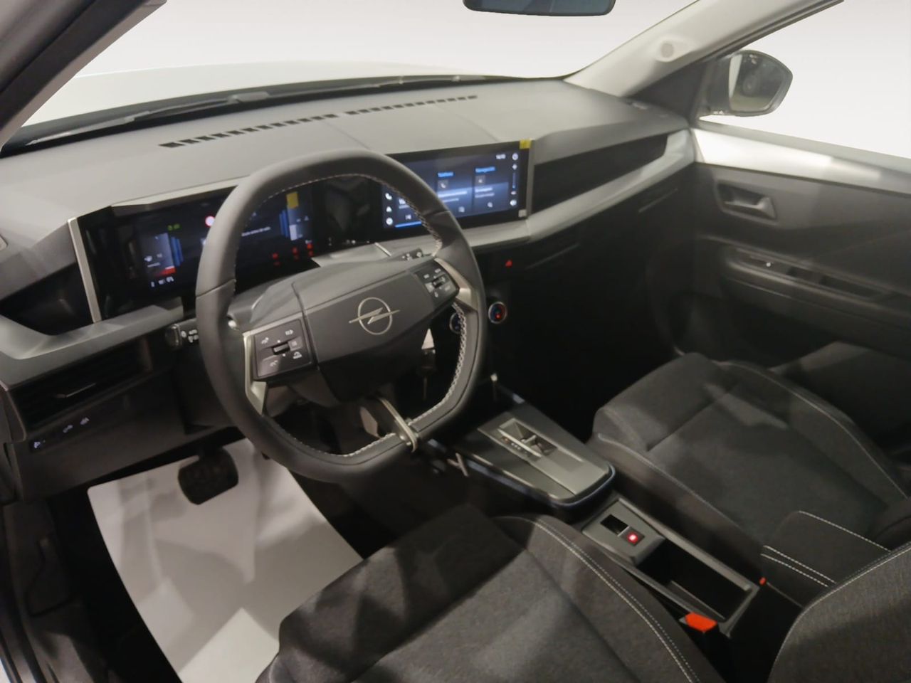 Opel Frontera 1.2T XHT Hybrid eDCT6 81kW Edition