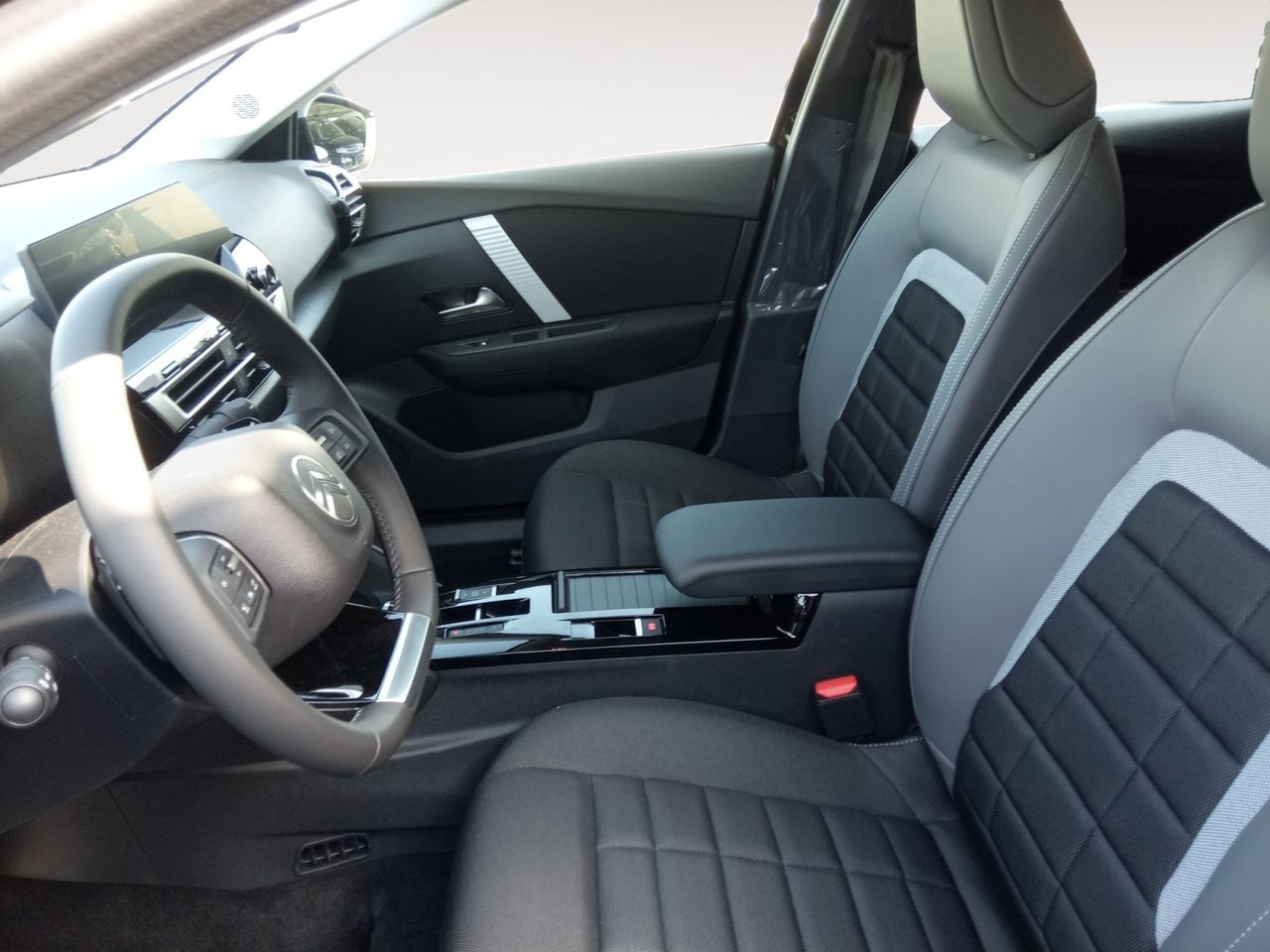 Citroën C4 Hybrid 145 ë-DCS6 Plus