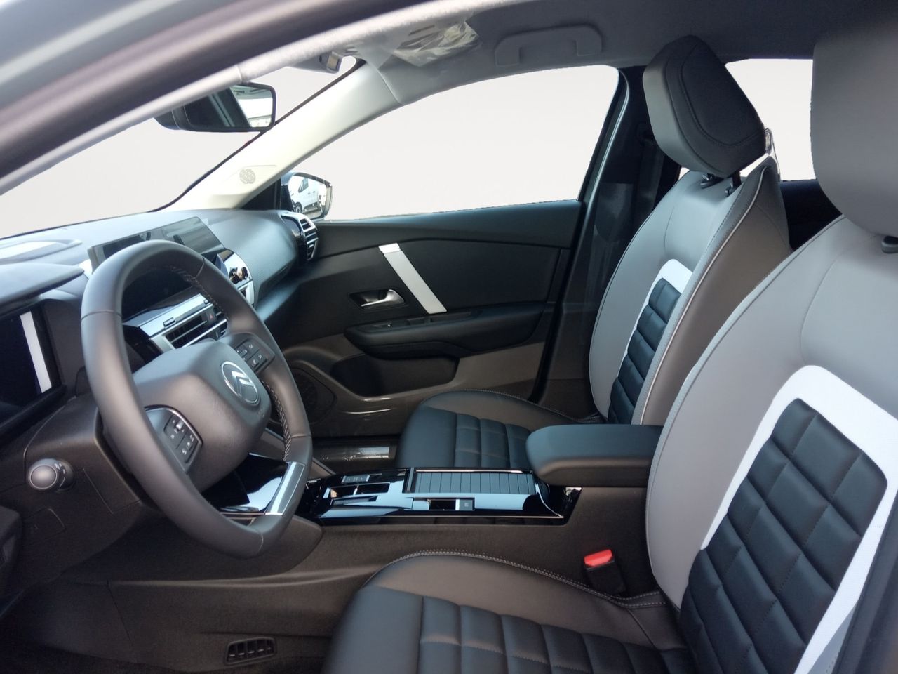 Citroën C4 Hybrid 145 ë-DCS6 Max