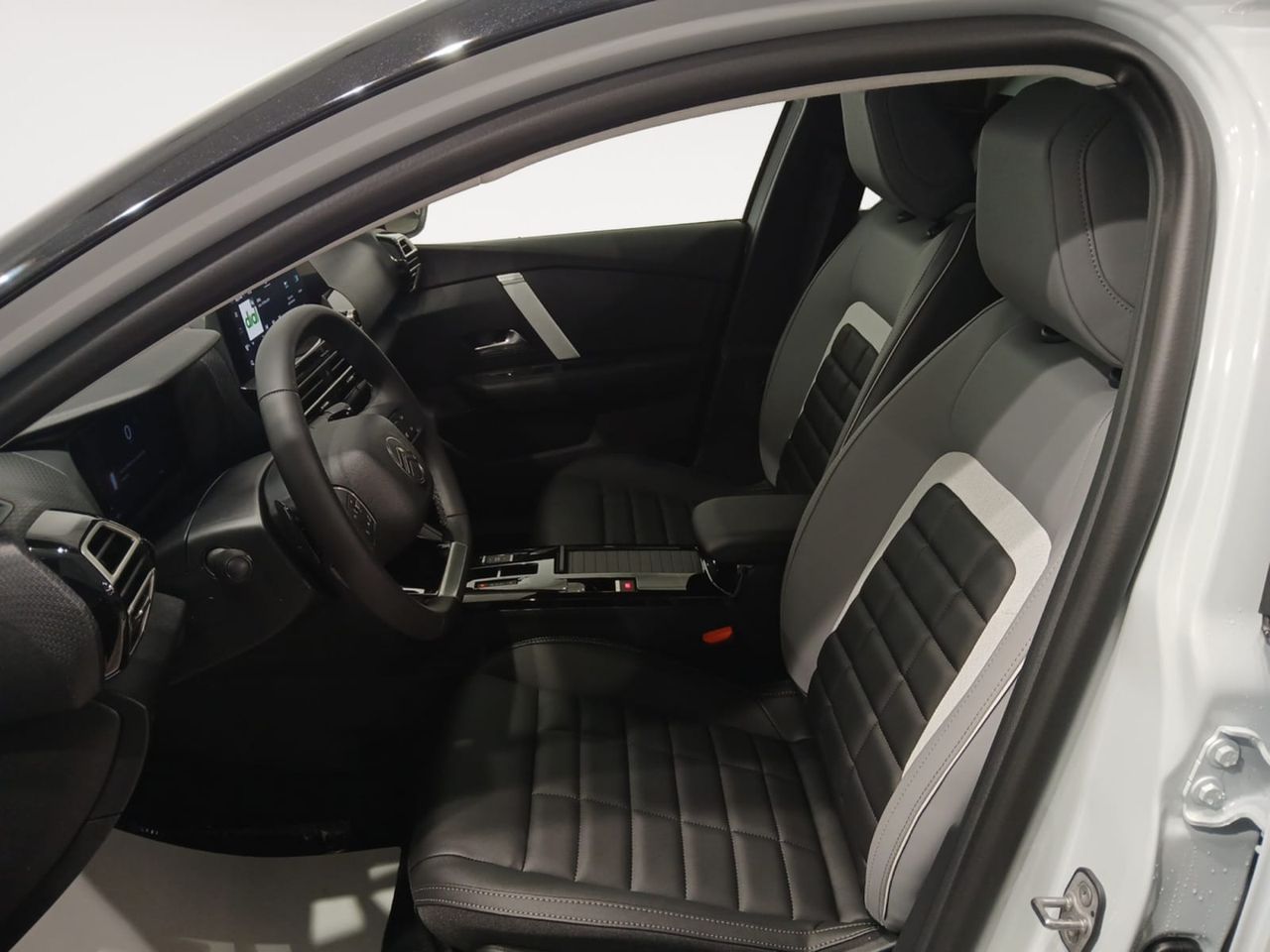 Citroën C4 Hybrid 145 ë-DCS6 Max