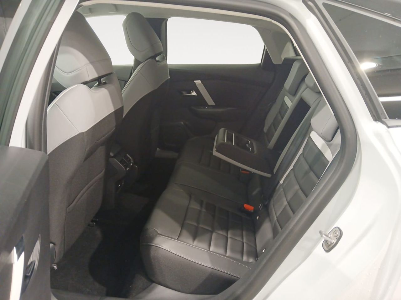 Citroën C4 Hybrid 145 ë-DCS6 Max