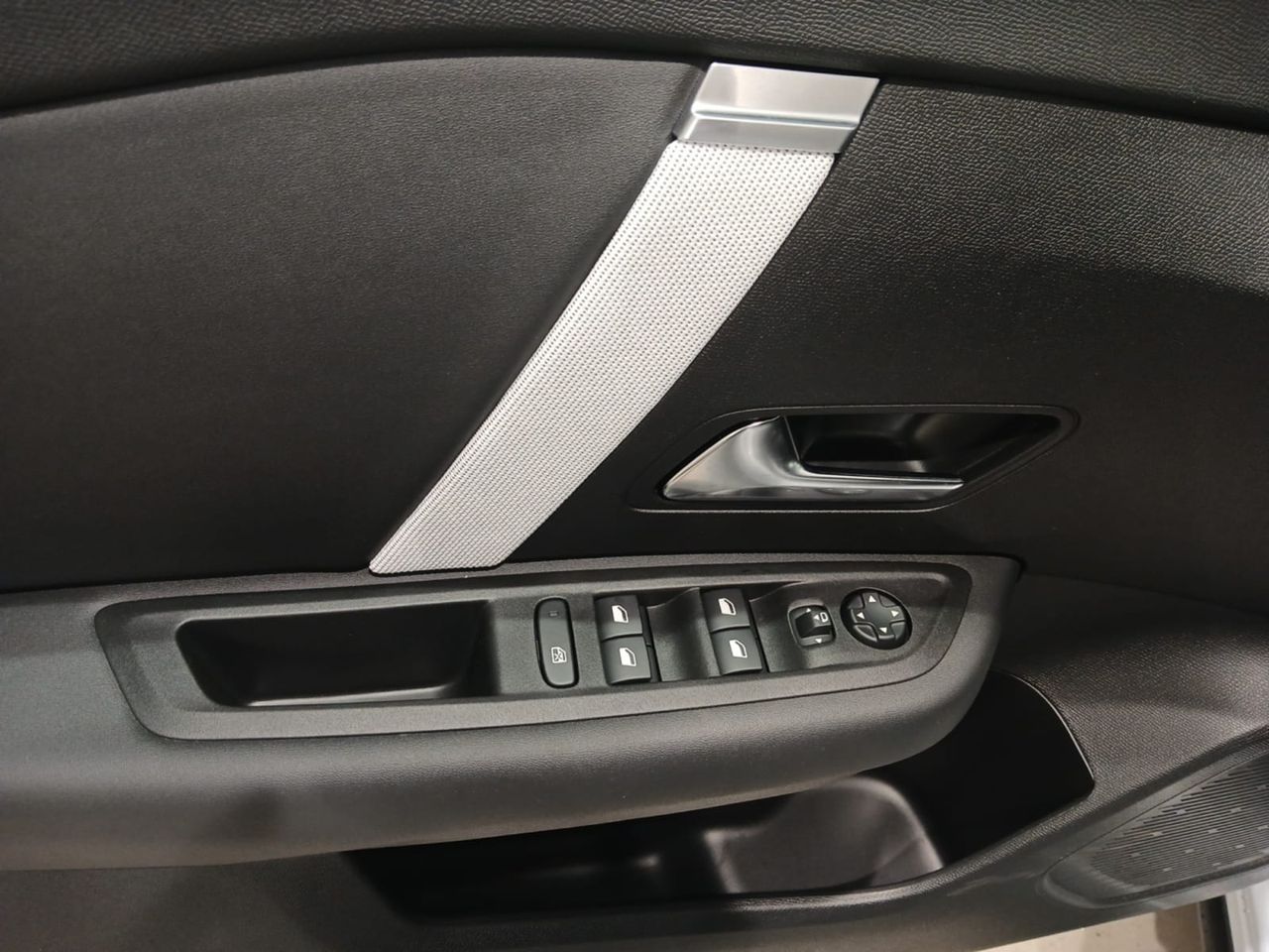Citroën C4 Hybrid 145 ë-DCS6 Max