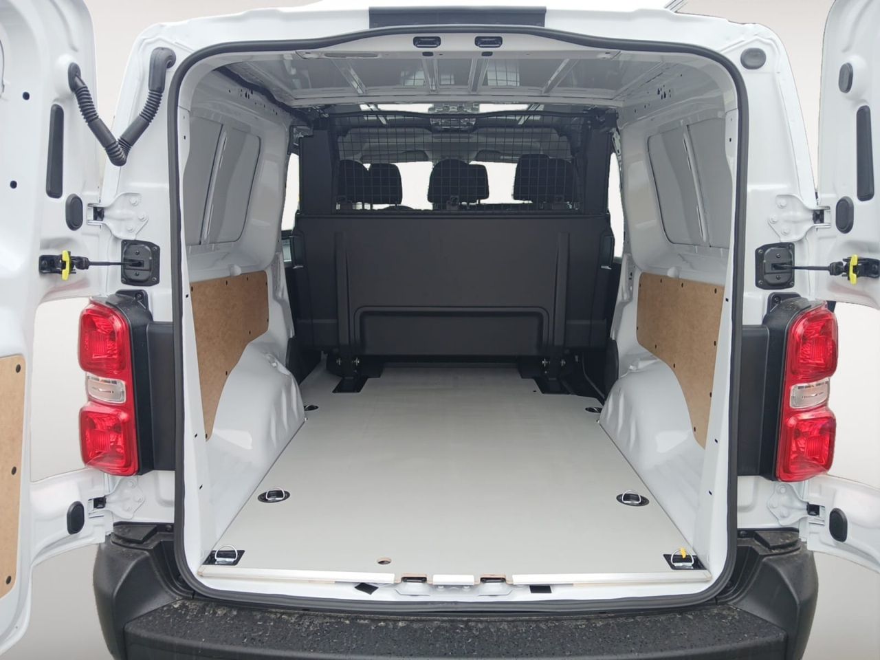 Citroën Jumpy DOBLE CABINA XL DIESEL 150CV MANUAL 6PLZ.