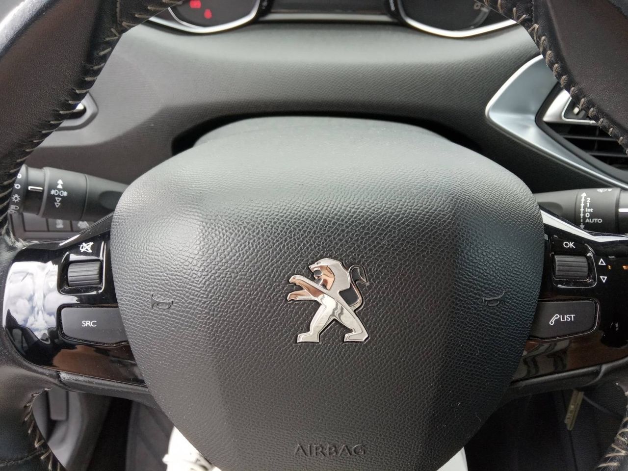 Peugeot 308  5P  BlueHDi 100 S&S 6 Vel. MAN Style
