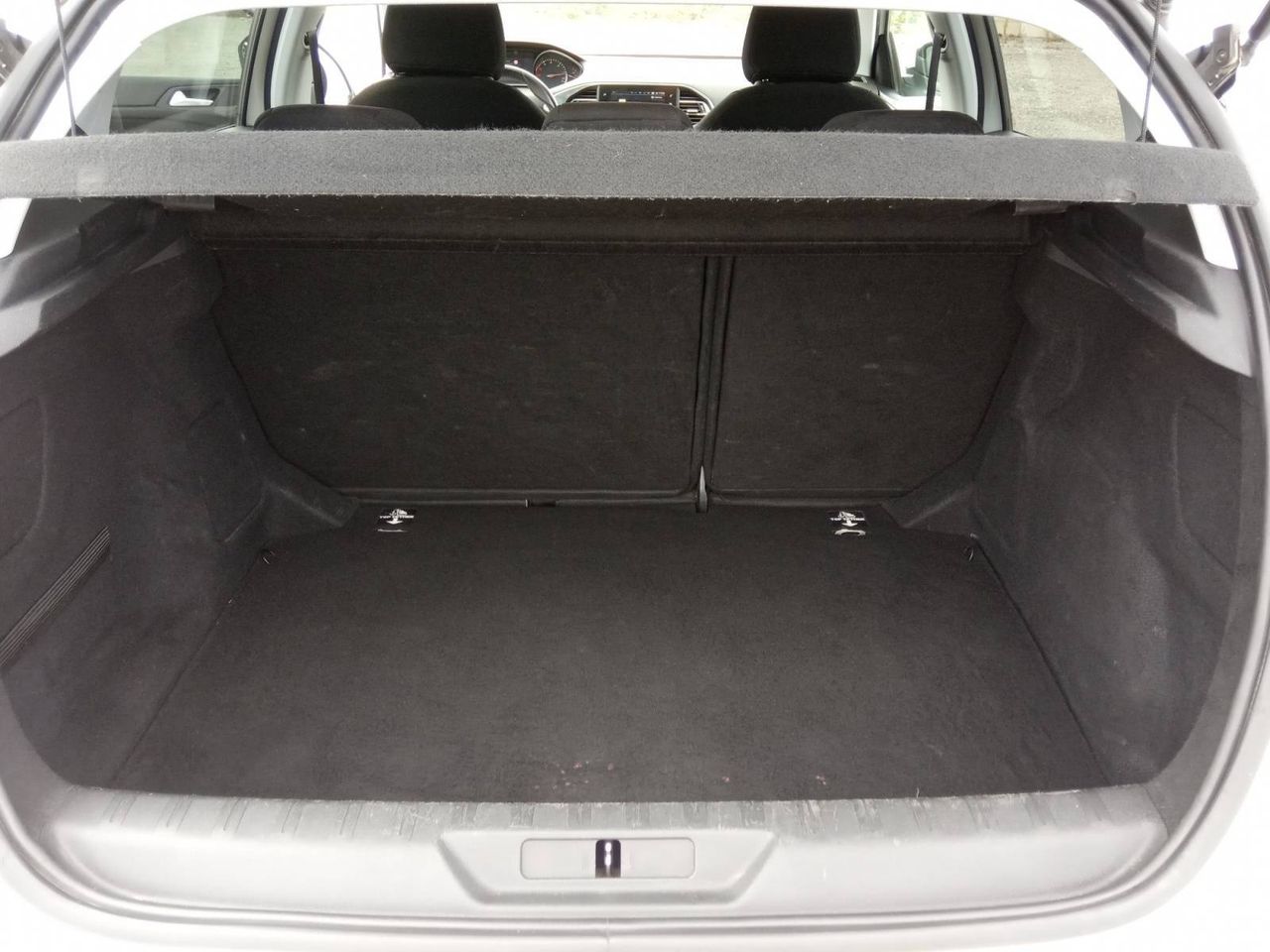 Peugeot 308  5P  BlueHDi 100 S&S 6 Vel. MAN Style