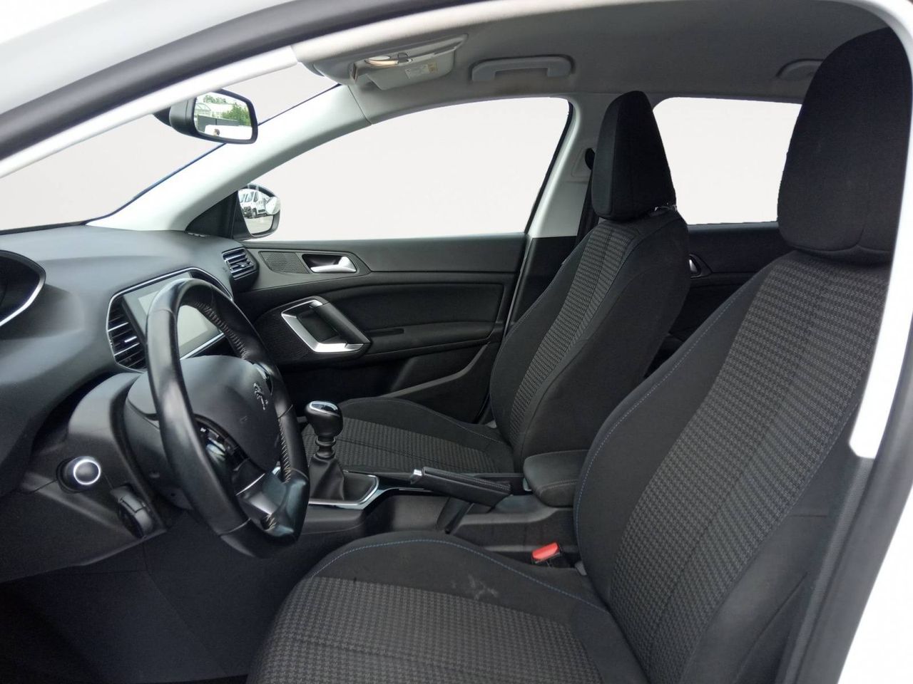 Peugeot 308  5P  BlueHDi 100 S&S 6 Vel. MAN Style