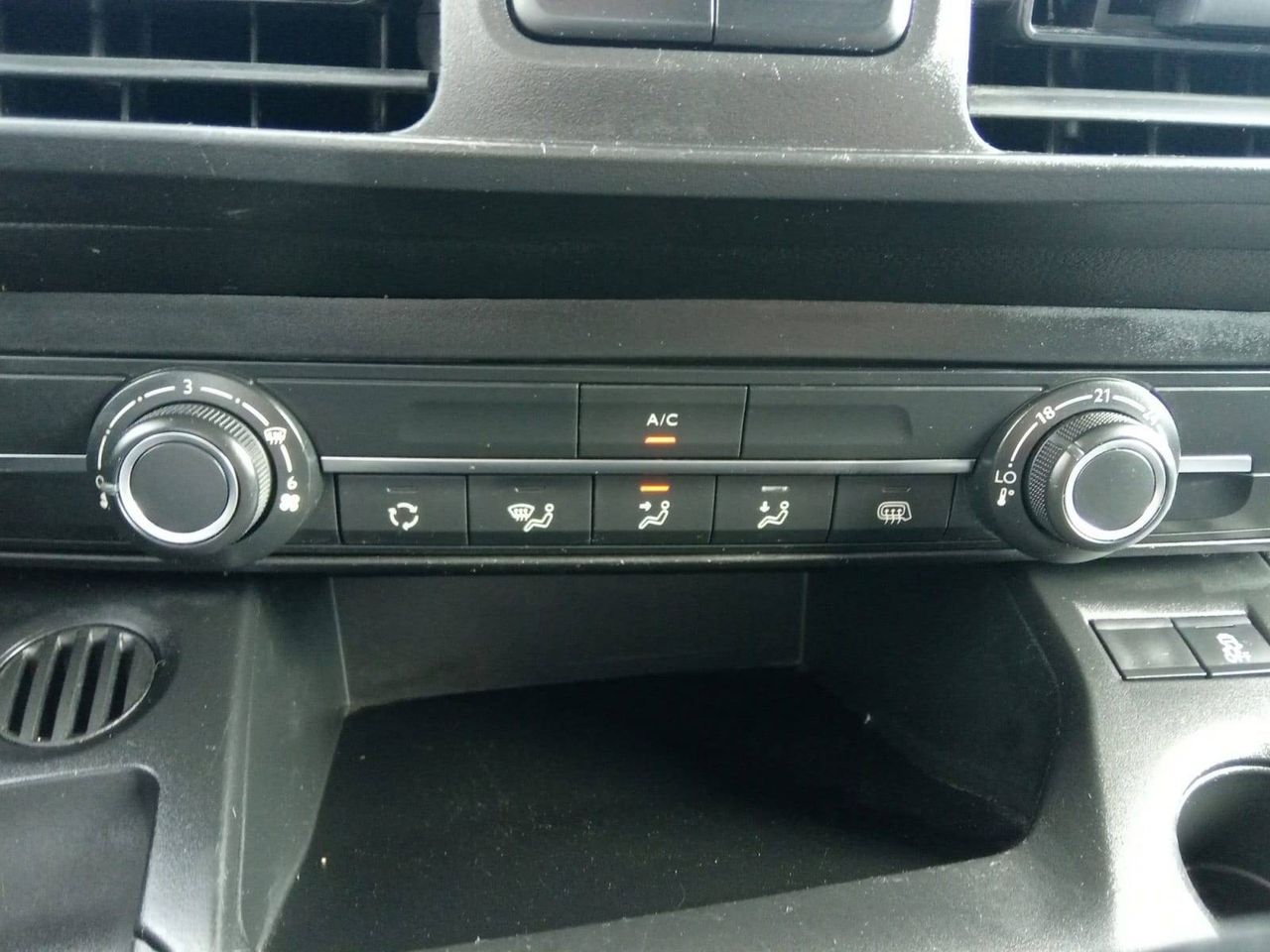Peugeot Partner   Standard 600kg BlueHDi 73kW Pro